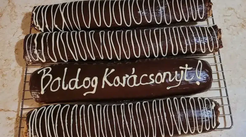 Egy kihagyhatlan recept Karácsonyra: zserbó-bejgli tekercs