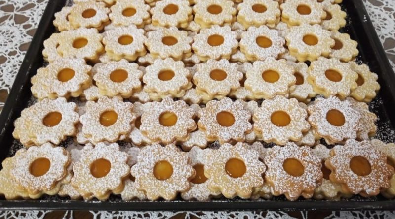 Mindössze 0,5 kiló lisztből 78 db linzerkarika