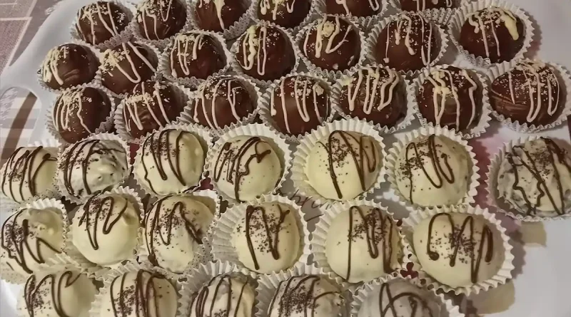 Sütni sem kell, mégis mindenki ezt kéri karácsonyra – zserbógolyó és mákgolyó házilag