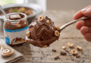 Csak keverd össze, tedd a fagyasztóba, és kész a 3 hozzávalós luxus Nutella-fagyi gép nélkül!
