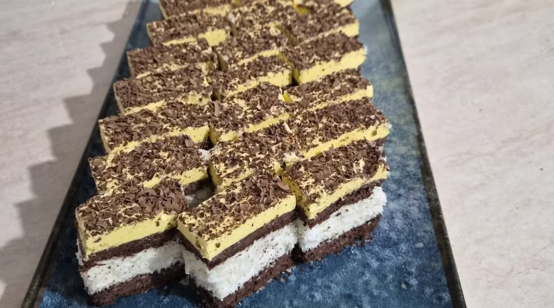 Fejedelmi Kókuszos Szelet: A Réteges Házi Édességek Királynője!